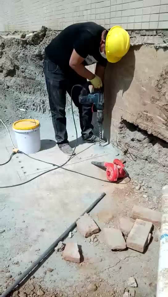 自贡新旧混凝土植筋连接加固